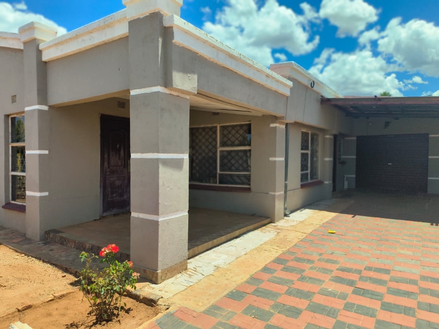 To Let 3 Bedroom Property for Rent in Jouberton North West